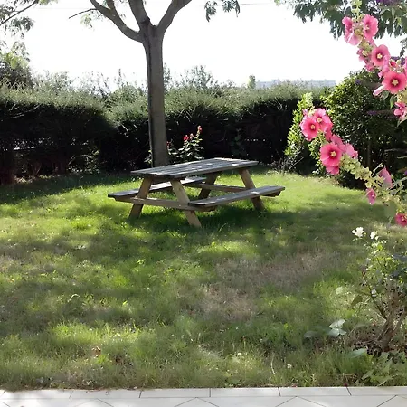 A L'ombre De L'albizia - بيت للعطل