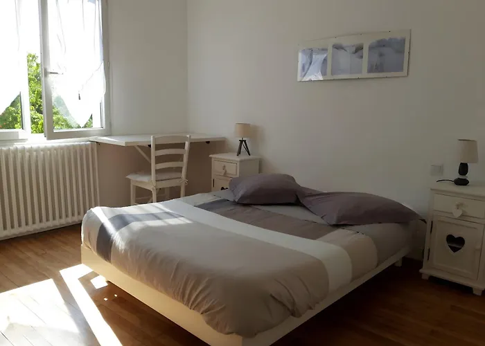 A L'ombre De L'albizia - * Aytré